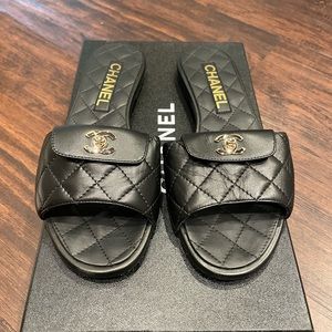 Chanel size 36 Black sandals